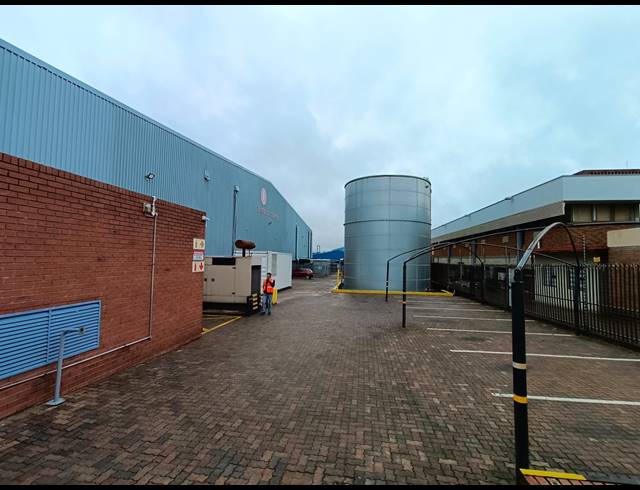 4,200M² WAREHOUSE FOR SALE IN THETA